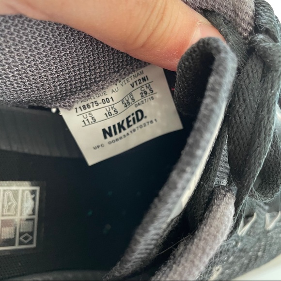 Men’s Nike Black & White Cloudflow Sneakers - Picture 12 of 13